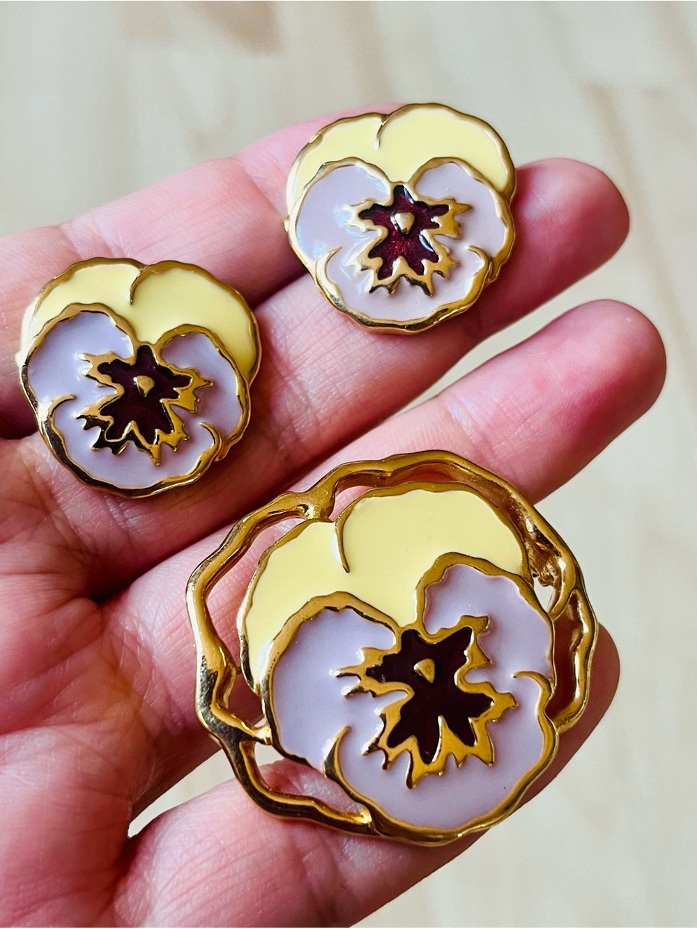 Vintage Pansy Flower Brooch & Pierced Earrings Set Lavender Enamel Gold Tone